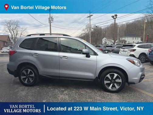 Ice Silver Metallic 2017 Subaru Forester 2.5i Premium