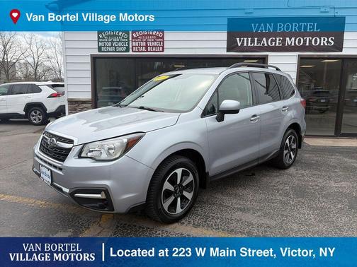 Ice Silver Metallic 2017 Subaru Forester 2.5i Premium