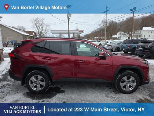 2025 Toyota RAV4 XLE