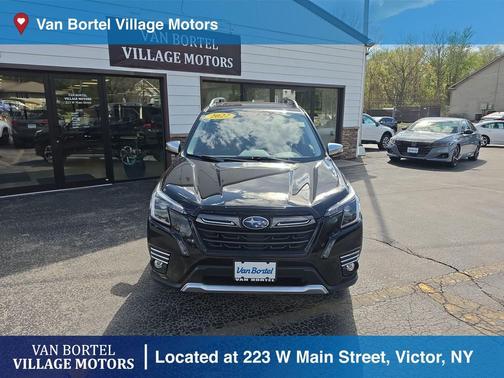 Crystal Black Silica 2022 Subaru Forester Touring