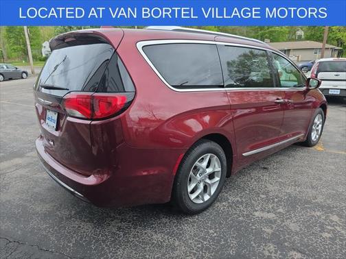 2020 Chrysler Pacifica Touring L