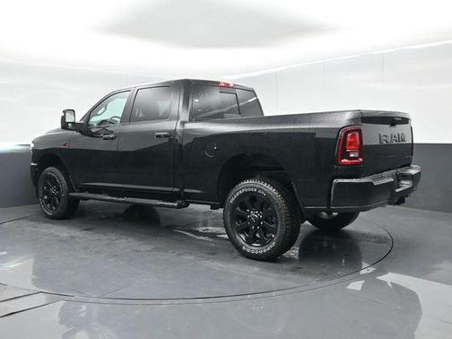 Diamond Black Crystal Pearlcoat 2026 RAM 2500 Black Express Crew Cab 4x4 6'4' Box