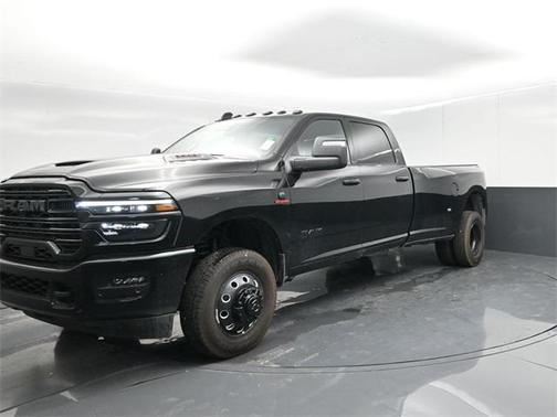 2025 RAM 3500 Laramie Crew Cab 4x4 8' Box