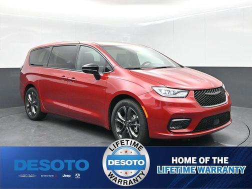 Red Hot Pearlcoat 2026 Chrysler Pacifica L