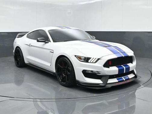 2017 Ford Shelby GT350R Base