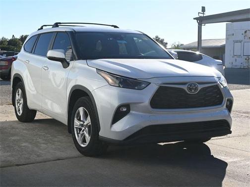 2023 Toyota Highlander LE