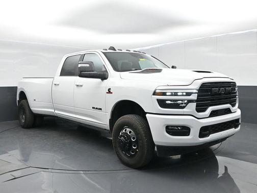 Bright White Clearcoat 2026 RAM 3500 Laramie Crew Cab 4x4 8' Box