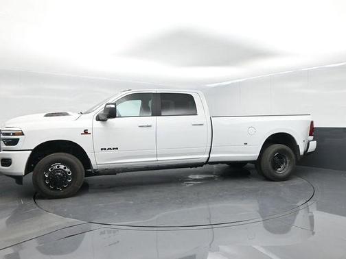 Bright White Clearcoat 2026 RAM 3500 Laramie Crew Cab 4x4 8' Box