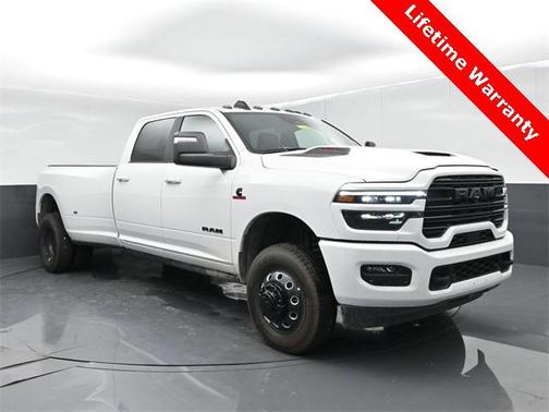 2025 RAM 3500 Laramie Crew Cab 4x4 8' Box