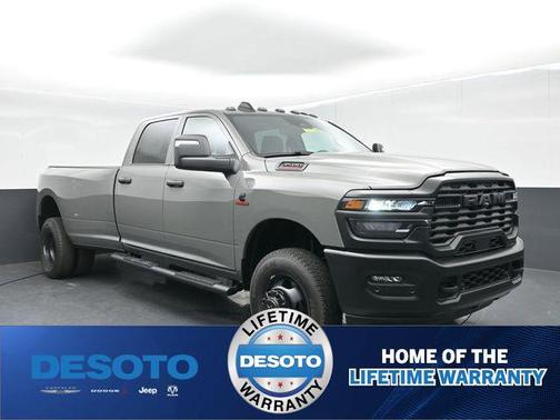 Ceramic Gray Clearcoat 2026 RAM 3500 Tradesman Crew Cab 4x4 8' Box