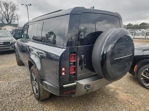 2023 Land Rover Defender 130 X-Dynamic SE