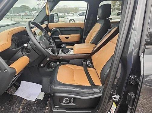 2023 Land Rover Defender 130 X-Dynamic SE