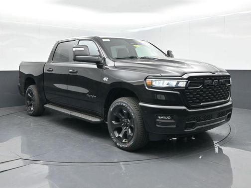 Diamond Black Crystal Pearlcoat 2026 RAM 1500 Express