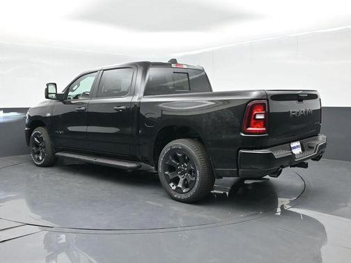 Diamond Black Crystal Pearlcoat 2026 RAM 1500 Express