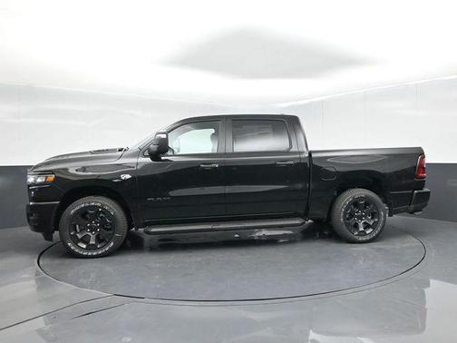 Diamond Black Crystal Pearlcoat 2026 RAM 1500 Express