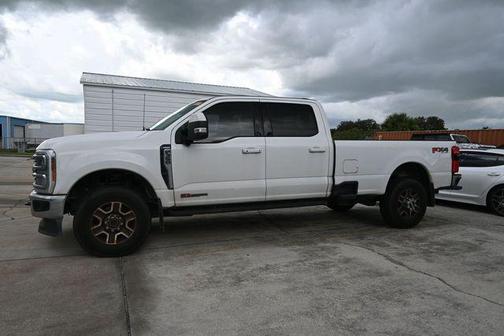 Oxford White 2023 Ford F-350 Lariat
