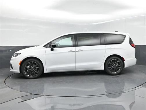 2026 Chrysler Pacifica L