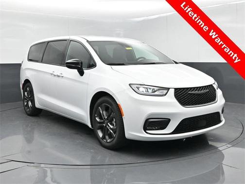 2026 Chrysler Pacifica L