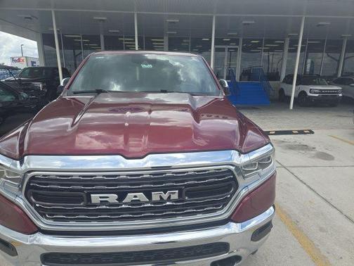 Delmonico Red Pearlcoat 2023 RAM 1500 Limited