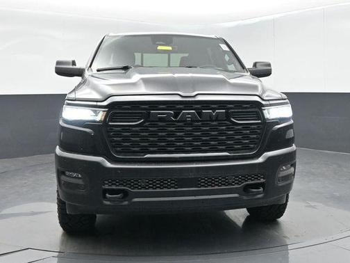 Diamond Black Crystal Pearlcoat 2026 RAM 1500 Warlock Crew Cab 4x4 5'7' Box