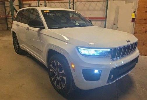 Bright White Clearcoat 2023 Jeep Grand Cherokee Overland