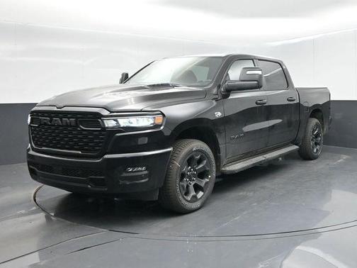 Diamond Black Crystal Pearlcoat 2026 RAM 1500 Express