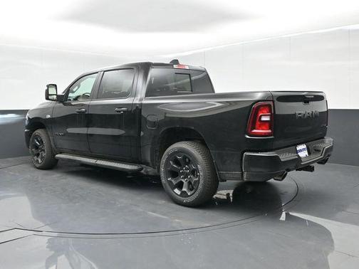 Diamond Black Crystal Pearlcoat 2026 RAM 1500 Express