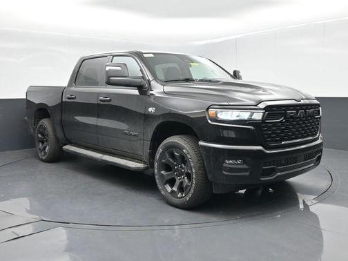 Diamond Black Crystal Pearlcoat 2026 RAM 1500 Express