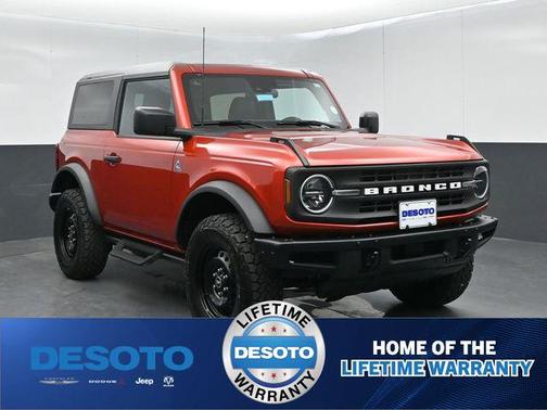 Hot Pepper Red Metallic Tinted Clearcoat 2023 Ford Bronco Black Diamond