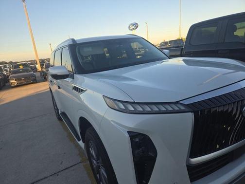 2025 INFINITI QX80 PURE