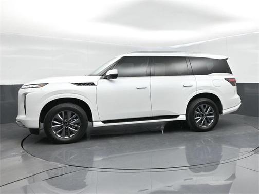 2025 INFINITI QX80 PURE