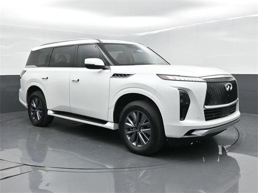 2025 INFINITI QX80 PURE