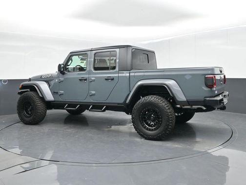 2026 Jeep Gladiator Willys 4x4
