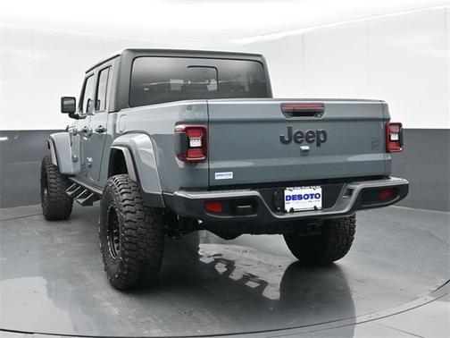 2026 Jeep Gladiator Willys 4x4