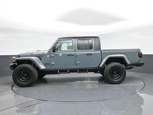 2026 Jeep Gladiator Willys 4x4