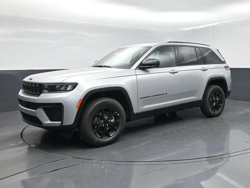 Silver Zynith 2026 Jeep Grand Cherokee Altitude
