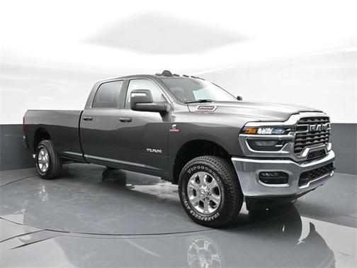 2025 RAM 2500 Big Horn Crew Cab 4x4 8' Box