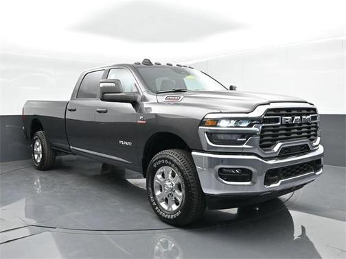 2025 RAM 2500 Big Horn Crew Cab 4x4 8' Box