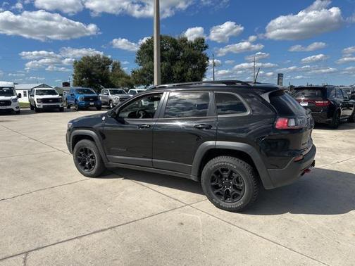 2022 Jeep Cherokee Trailhawk