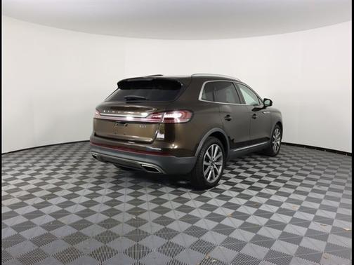2019 Lincoln Nautilus Select