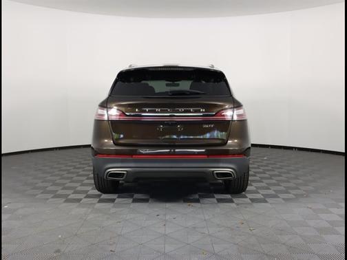 2019 Lincoln Nautilus Select