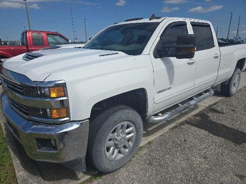 Summit White 2018 Chevrolet Silverado 2500 LT