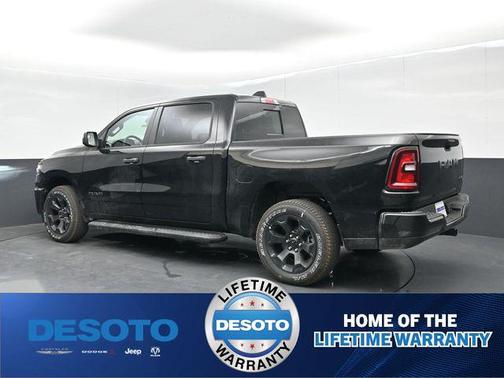 Diamond Black Crystal Pearlcoat 2026 RAM 1500 Express