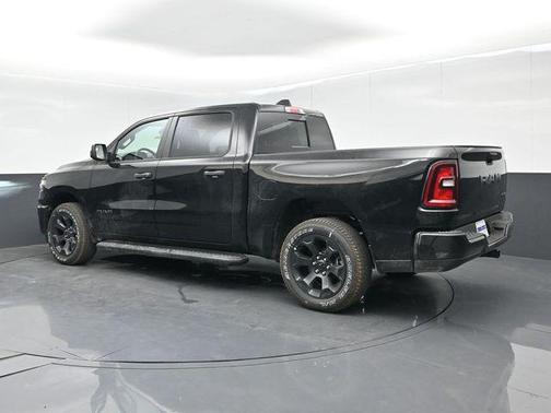Diamond Black Crystal Pearlcoat 2026 RAM 1500 Express