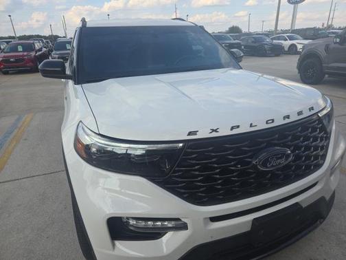 2023 Ford Explorer ST-Line