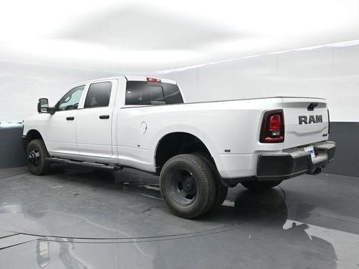 Bright White Clearcoat 2026 RAM 3500 Tradesman Crew Cab 4x4 8' Box