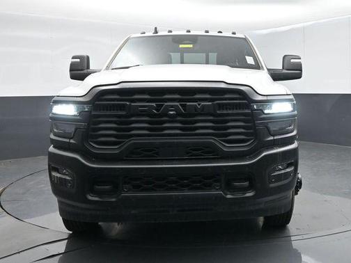 Bright White Clearcoat 2026 RAM 3500 Tradesman Crew Cab 4x4 8' Box
