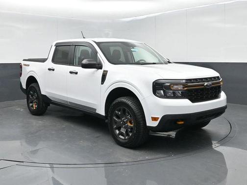 Oxford White 2024 Ford Maverick XLT