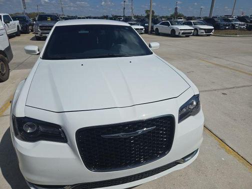2017 Chrysler 300 S