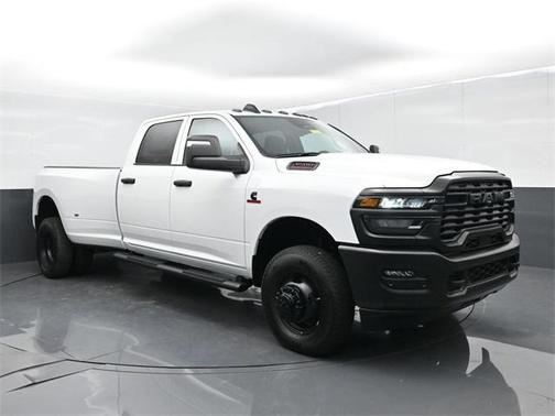 2025 RAM 3500 Tradesman Crew Cab 4x4 8' Box